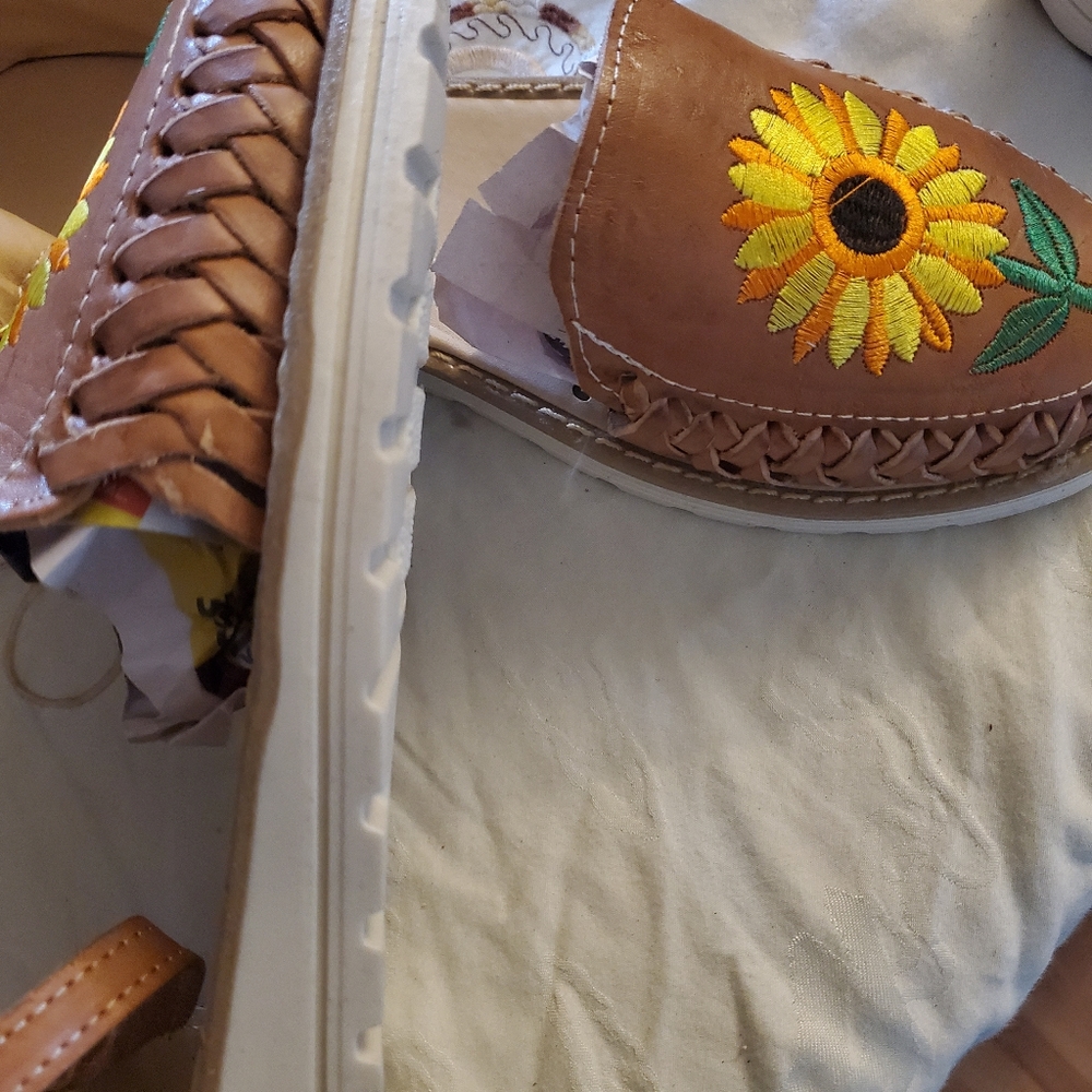 Sandals - Picture 2 of 2